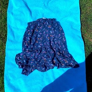 Cute floral skirt great for summer and spring!